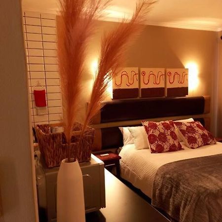Best Overnight With Free Wifi. Modern & Private Bloemfontein Extérieur photo