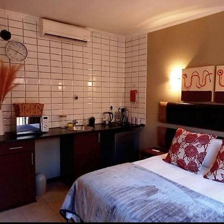 Best Overnight With Free Wifi. Modern & Private Bloemfontein Extérieur photo