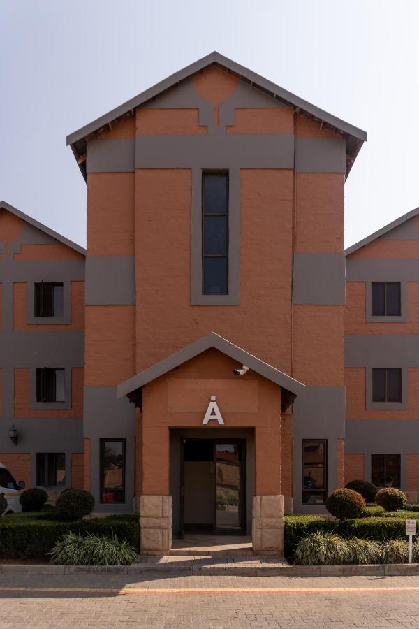 Best Overnight With Free Wifi. Modern & Private Bloemfontein Extérieur photo